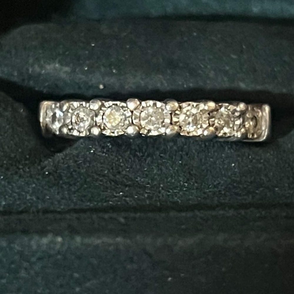 Elegant Silver Diamond Ring